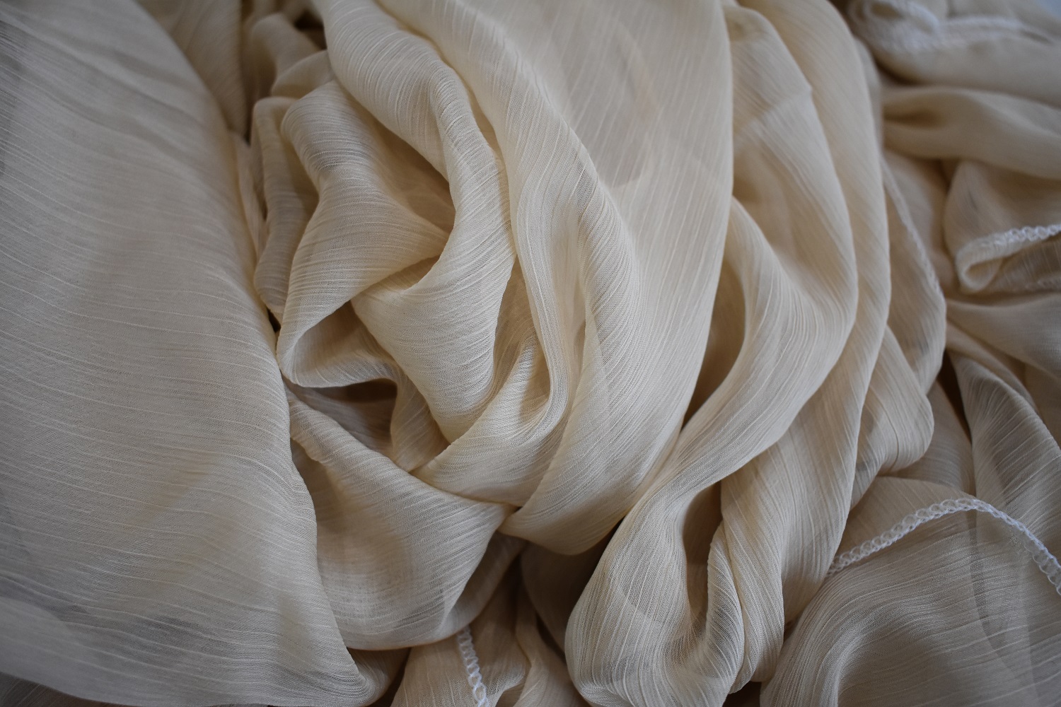Ribbed Chiffon Runners – Elderberry Event Hire